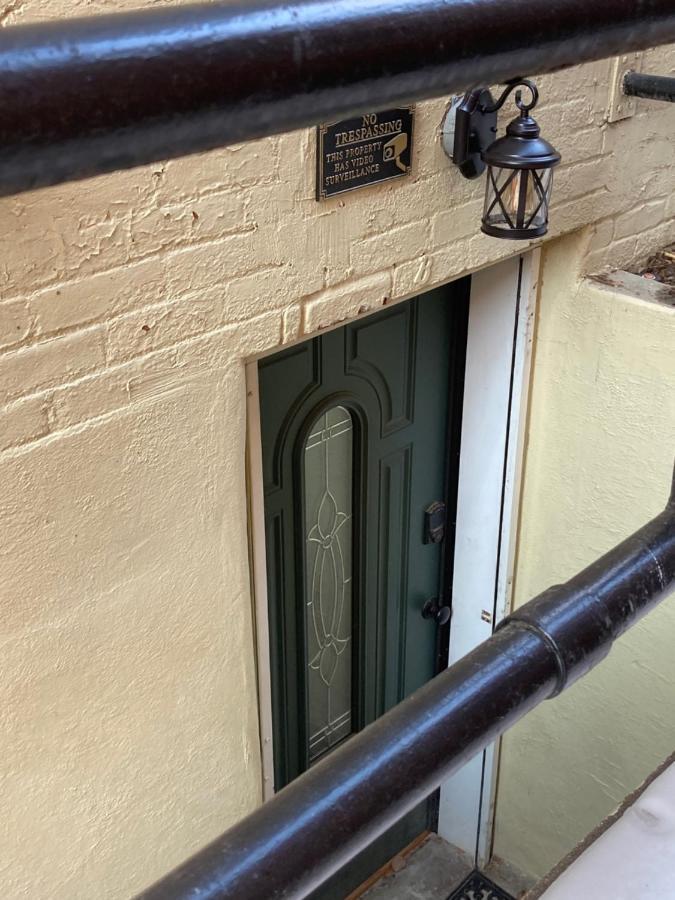 Pineapple House, Cozy Garden Apartment, Center! Marble-tiled Bathroom! Free Parking! Apartamento *